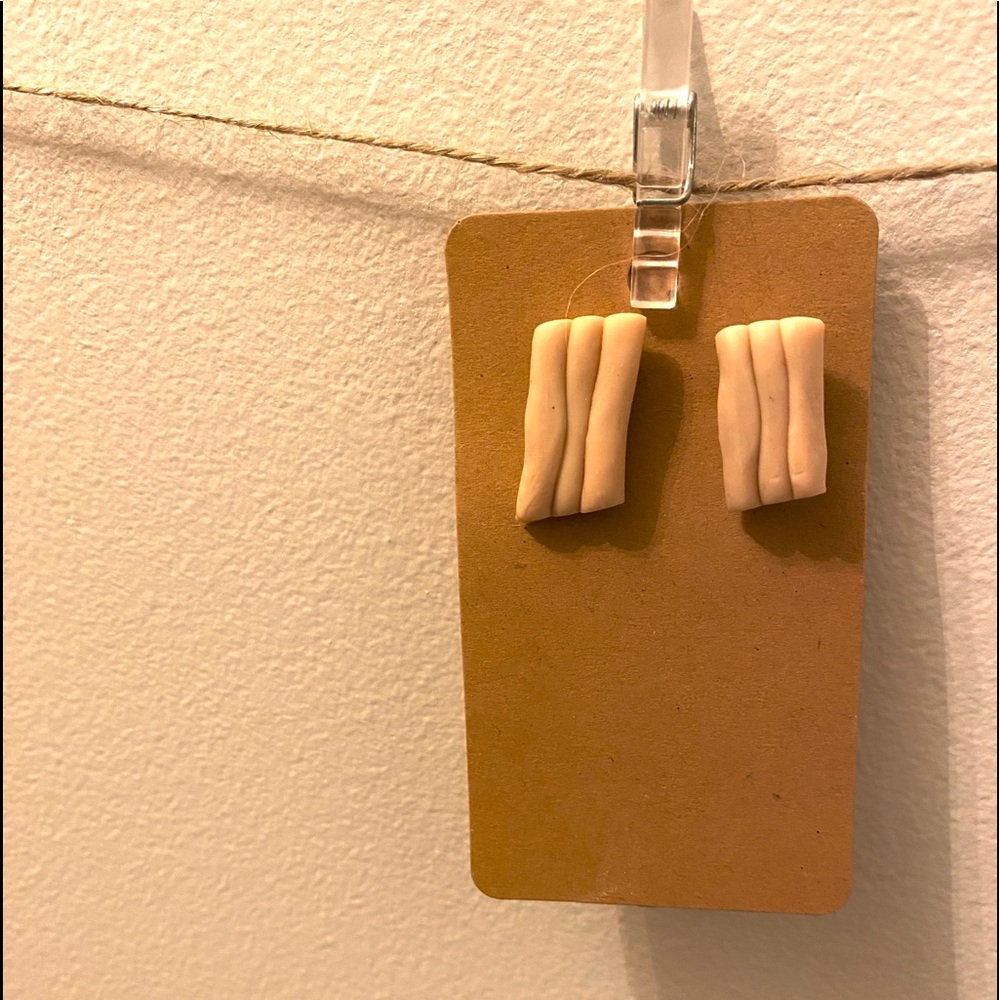 Handmade Clay Earrings!🤍